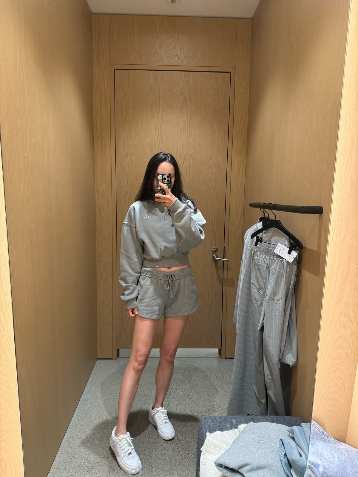 In stock new AIO short crew neck long-sleeve sweatshirt + drawstring shorts for women, casual loose and versatile daily set