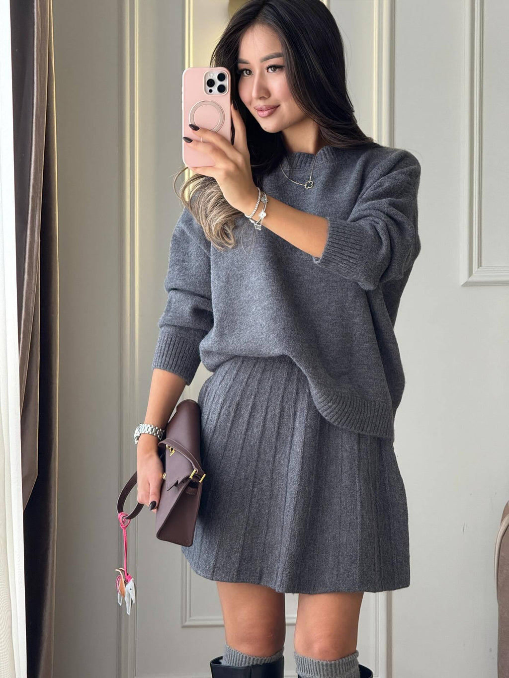 2025 Fall/Winter New Pullover Knitted Sweater Female Temperament Versatile Knitted Short Skirt High-End Two-Piece Wholesale Women