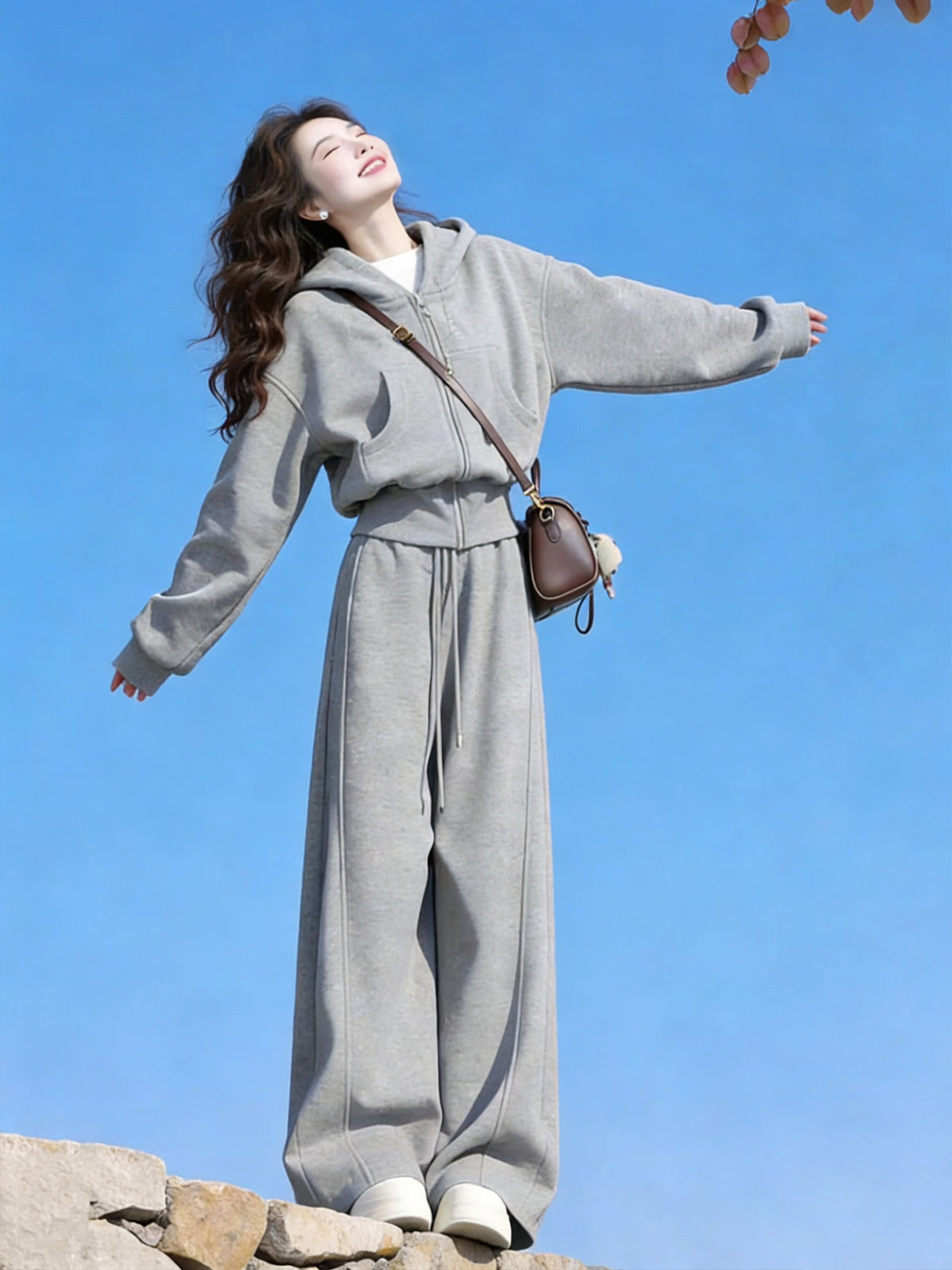Gray sportswear women's autumn 2026 new women's Korean style casual petite sweatshirt jacket two-piece set