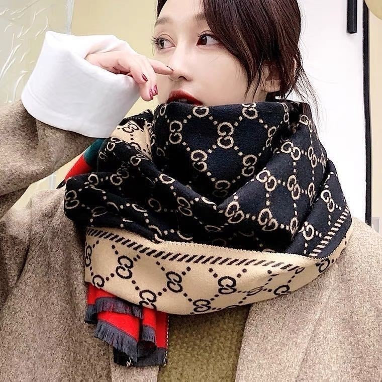High-end versatile Scarf