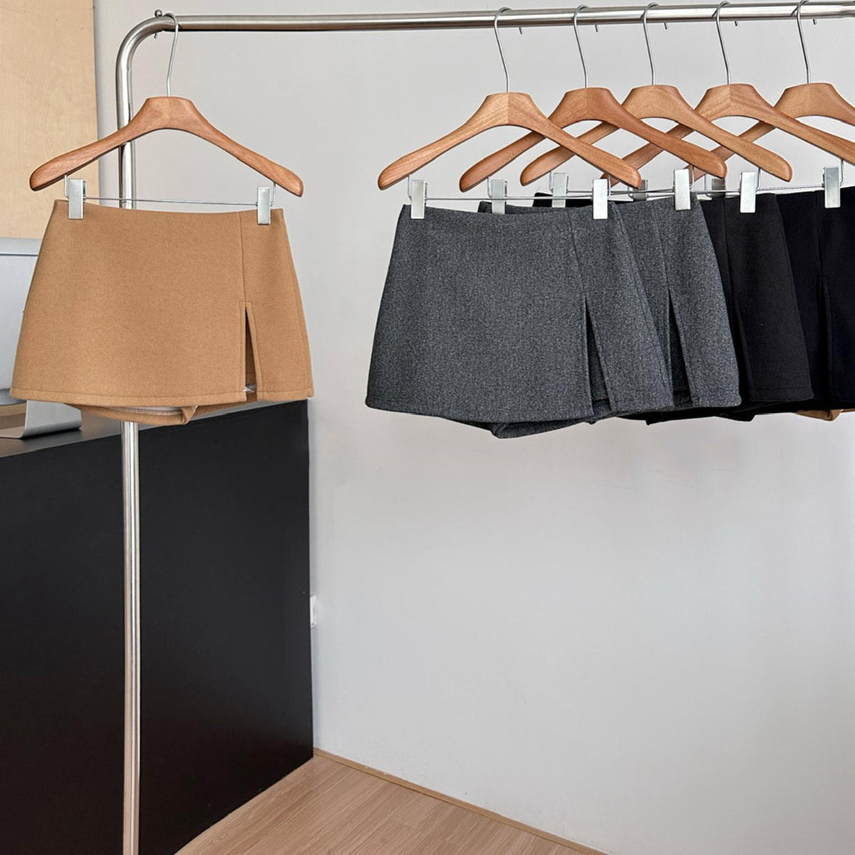 High-end double-slit woolen skirt, feminine temperament, versatile trouser skirt, anti-light skirt, high-waisted A-line skirt