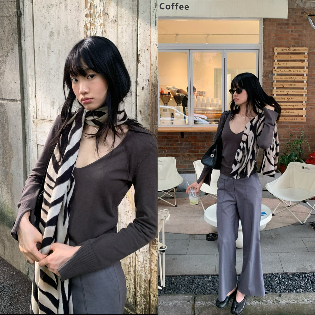Carbon Water Retro Premium Zebra Pattern Scarf for Women, Autumn/Winter Warm Versatile Neck Warmer and Shawl, Dual-use