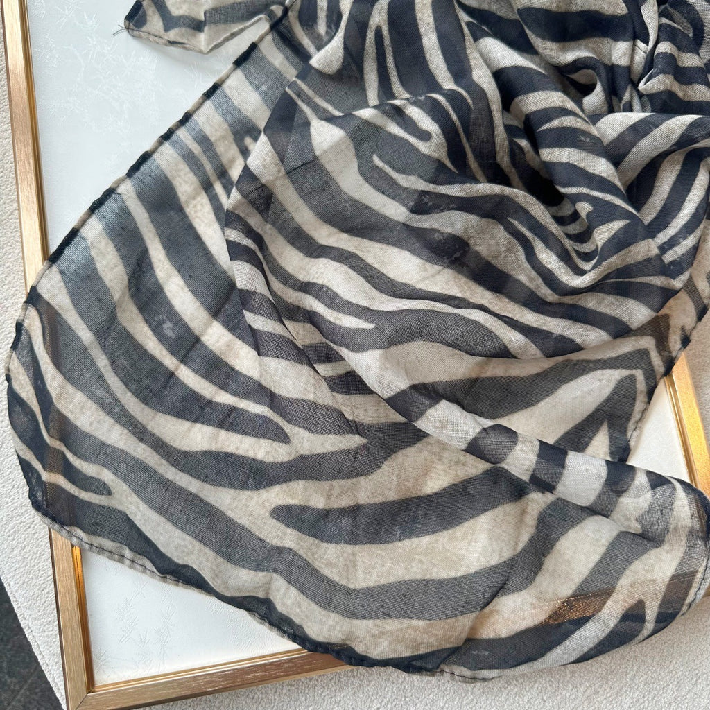 Vintage Zebra Pattern Scarf for Women, 2026 Spring/Summer New Light Luxury High-End Long Scarf Versatile Shawl Outerwear