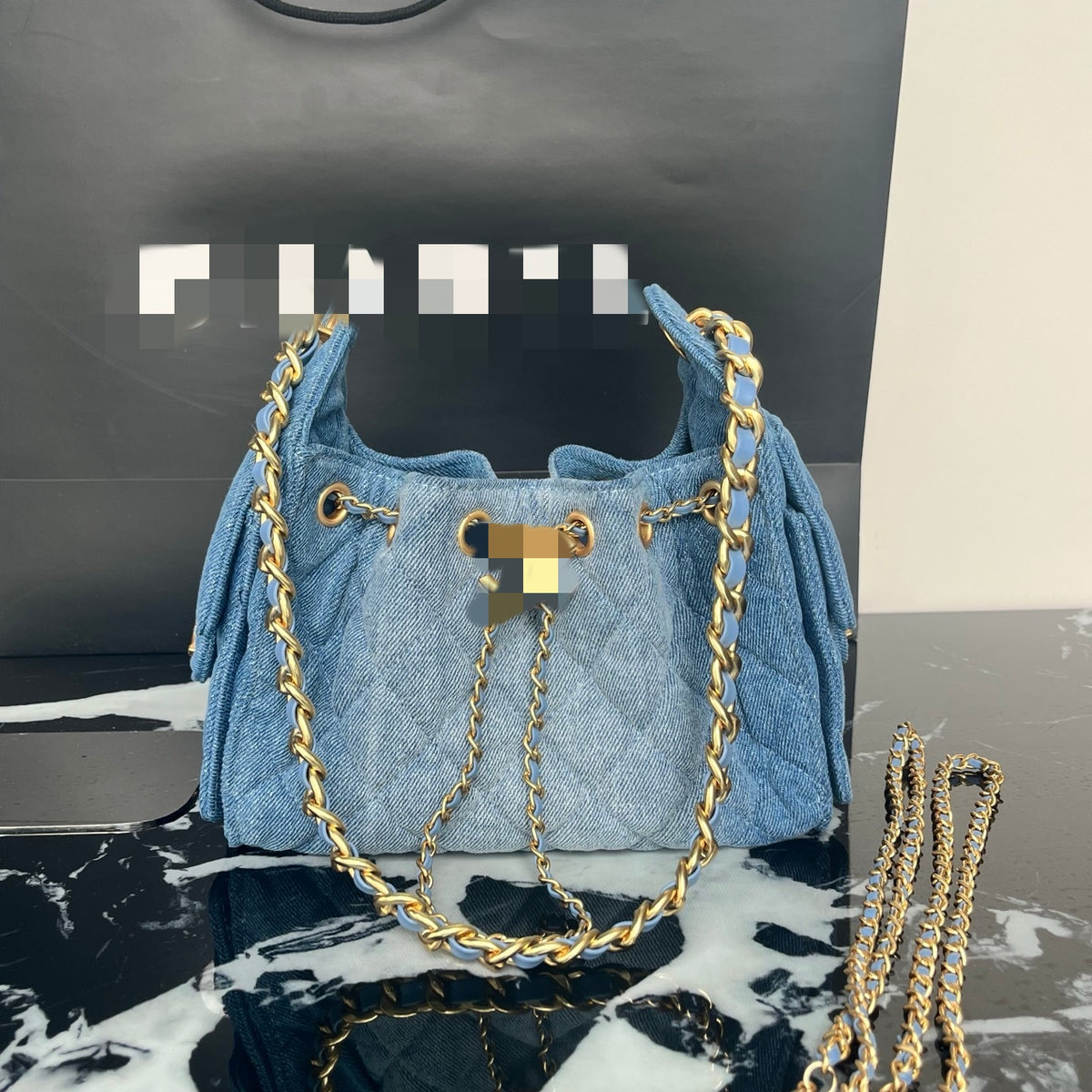 Classic Hobo Underarm Bag with Diamond Chain Single Shoulder Handbag for a High-End Look