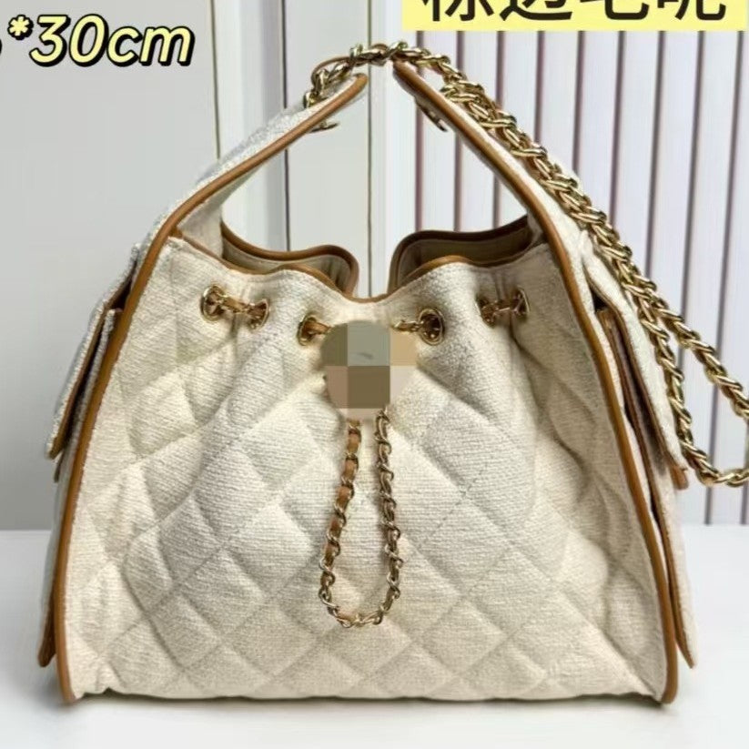 Classic Hobo Underarm Bag with Diamond Chain Single Shoulder Handbag for a High-End Look