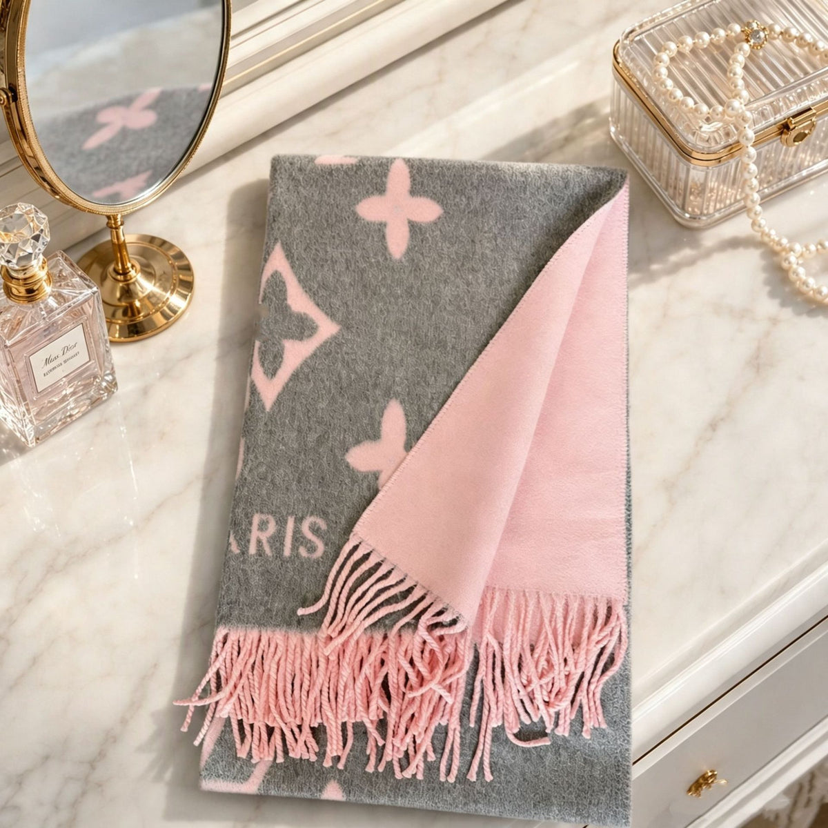 Correct high-end four-leaf clover fashion Scarf