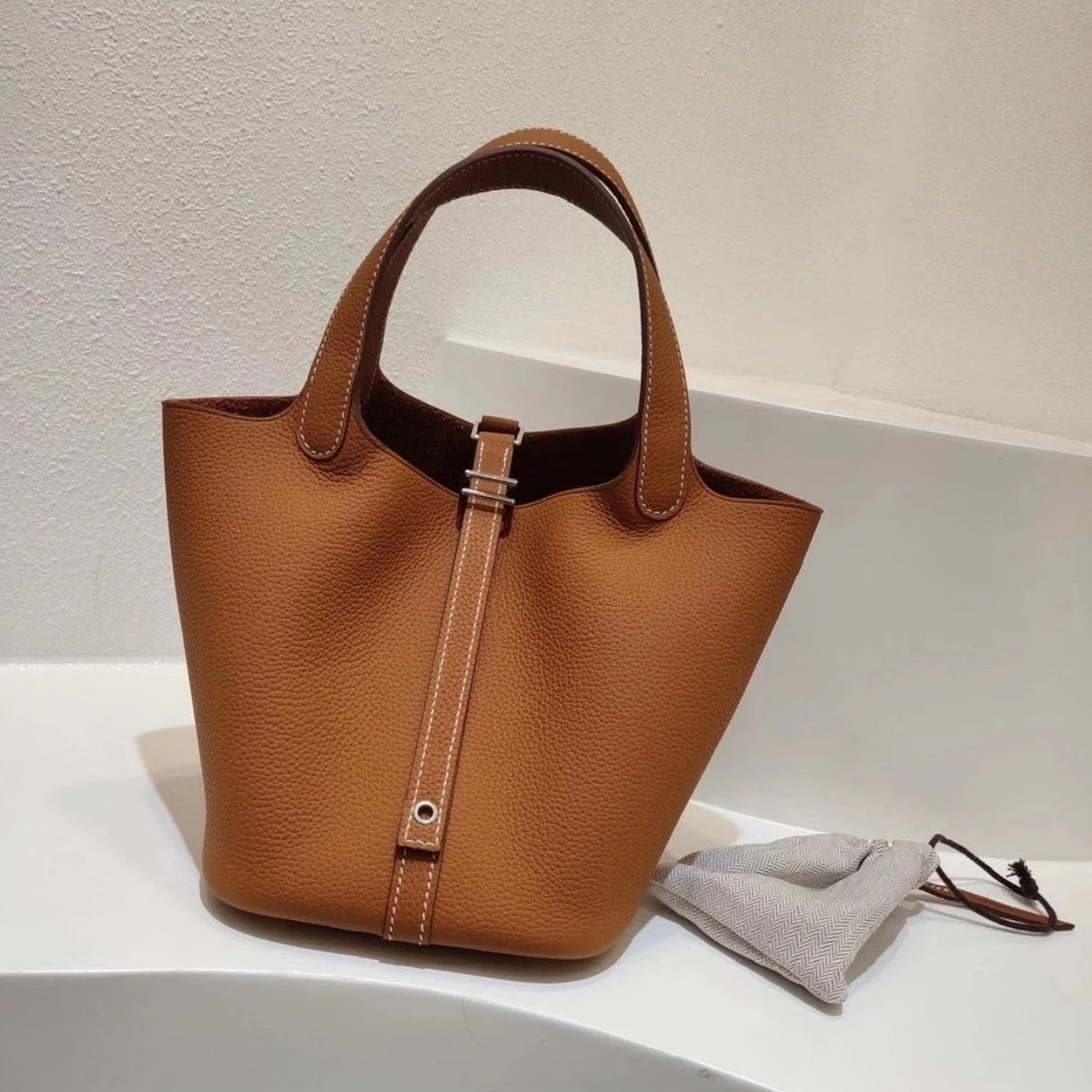 High version full set of packaging, first layer cowhide vegetable basket bag, fashionable and versatile bucket bag, leather simple handbag, women