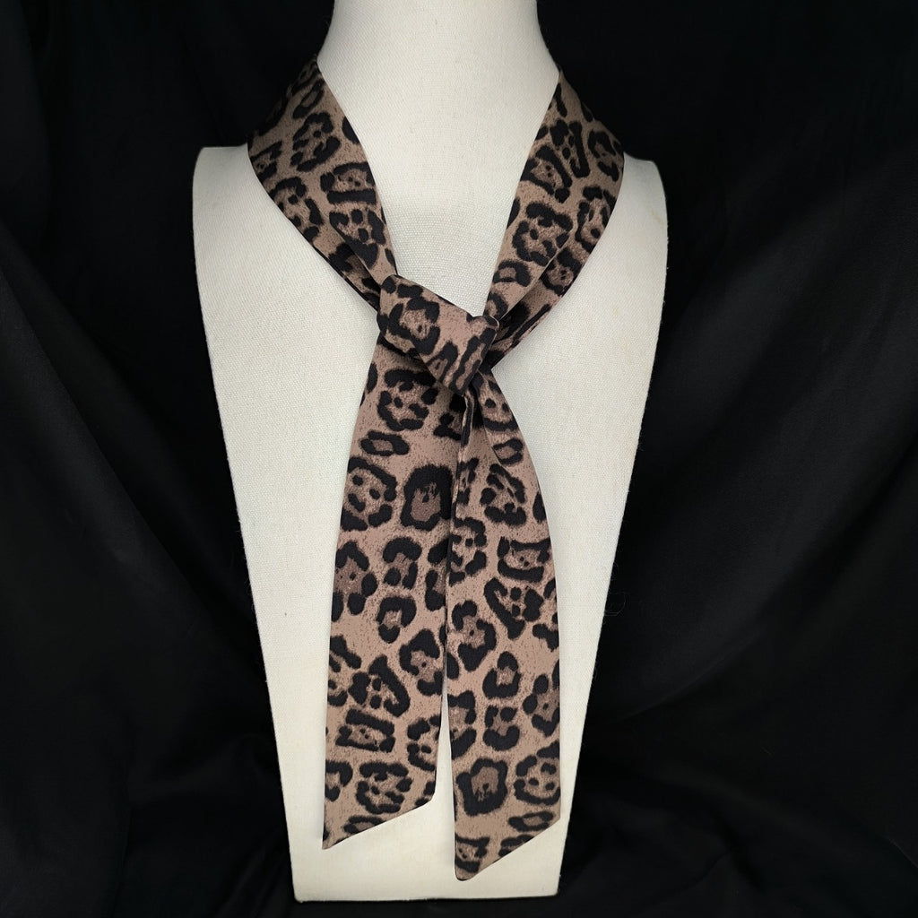 Leopard print silk scarf for women, 2024 autumn/winter new high-end ribbon, pure and alluring style, spicy slim neck warmer