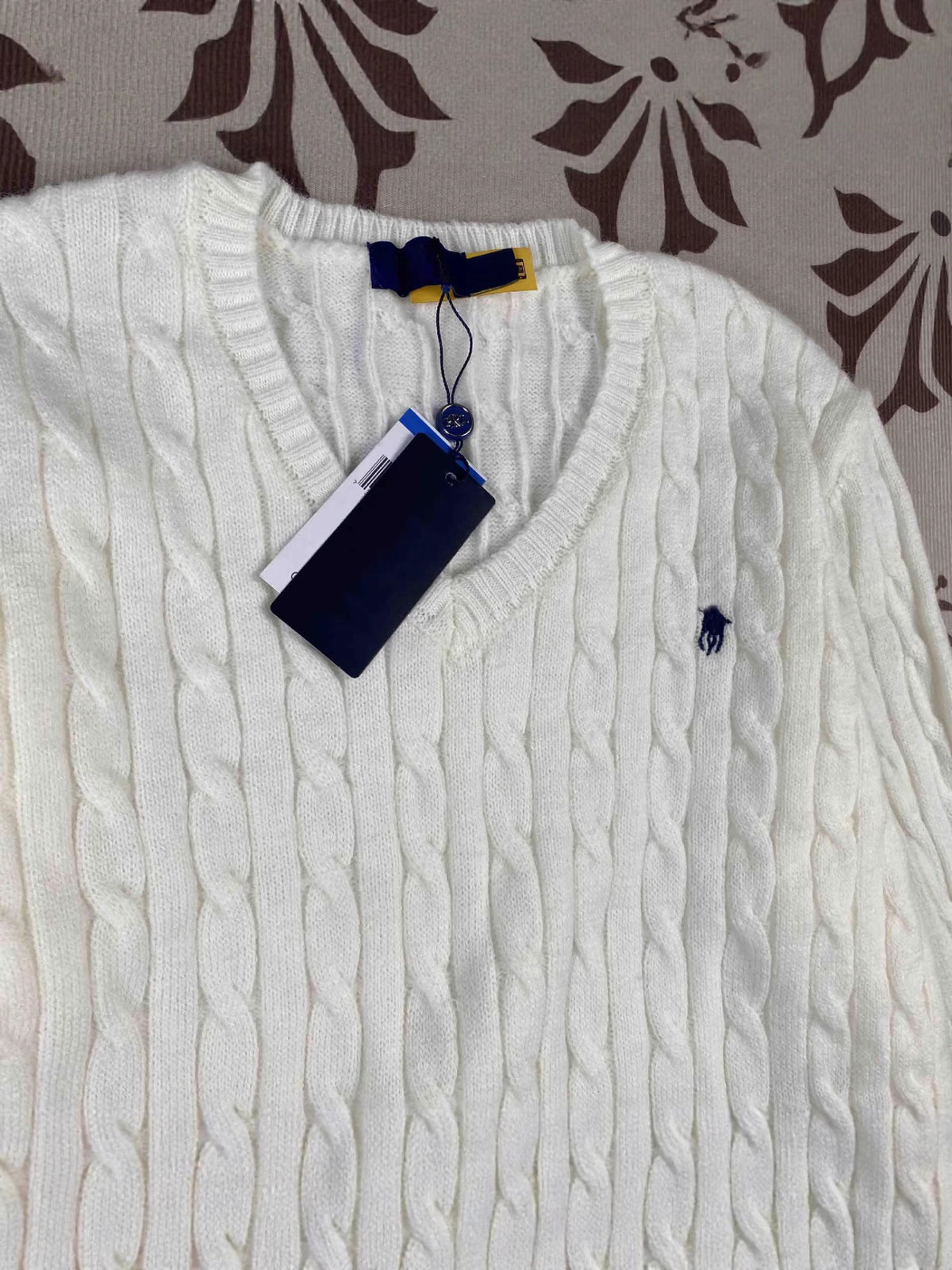 RL Rough Pony Logo Autumn/Winter Cable Twist V-neck Knit Top for Women, Available for Scanning, Embroidered Knit Sweater, Women's Top
