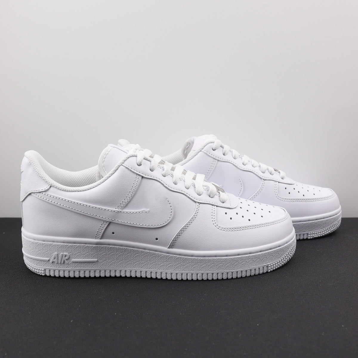 High-quality Air Force No.1 sneakers, women's thick-soled casual commuter white shoes, men's AF1 leather flat sports trendy shoes